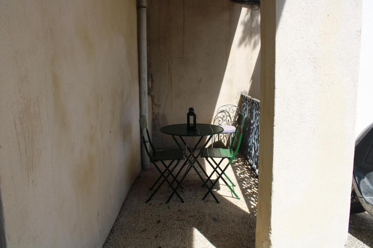 Agreable Appartement P2 Centre Ville Au Calme. Ним Экстерьер фото